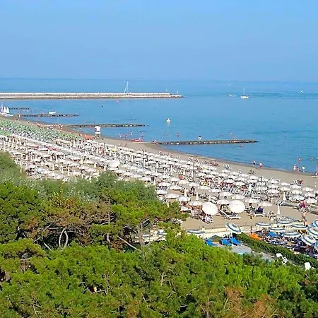 Fantastic With Terrace And Swimming Pool 3*