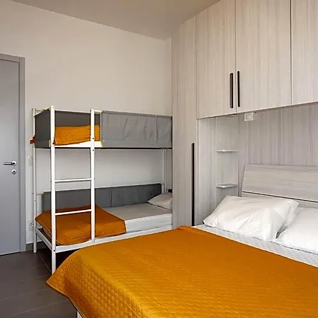 Hotel Fantastic With Terrace And Swimming Pool 3*