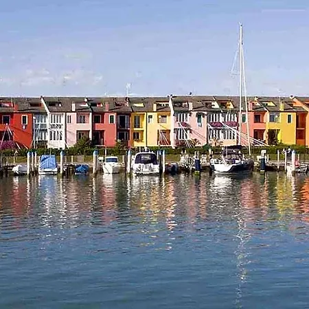 Fantastic With Terrace And Swimming Pool Caorle
